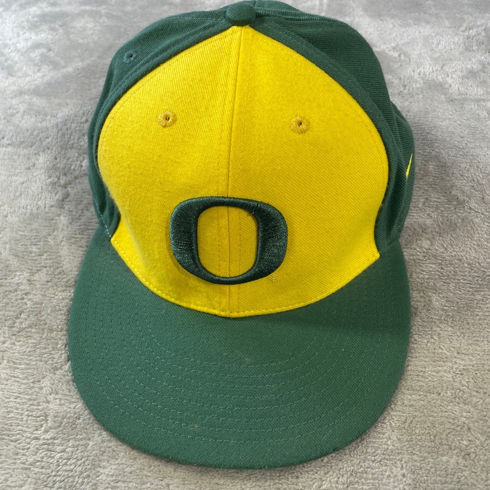 Vintage Oregon Ducks Nike Fitted Hat Cap 7 1/2 Green Yellow NCAA Wool Flat Bill